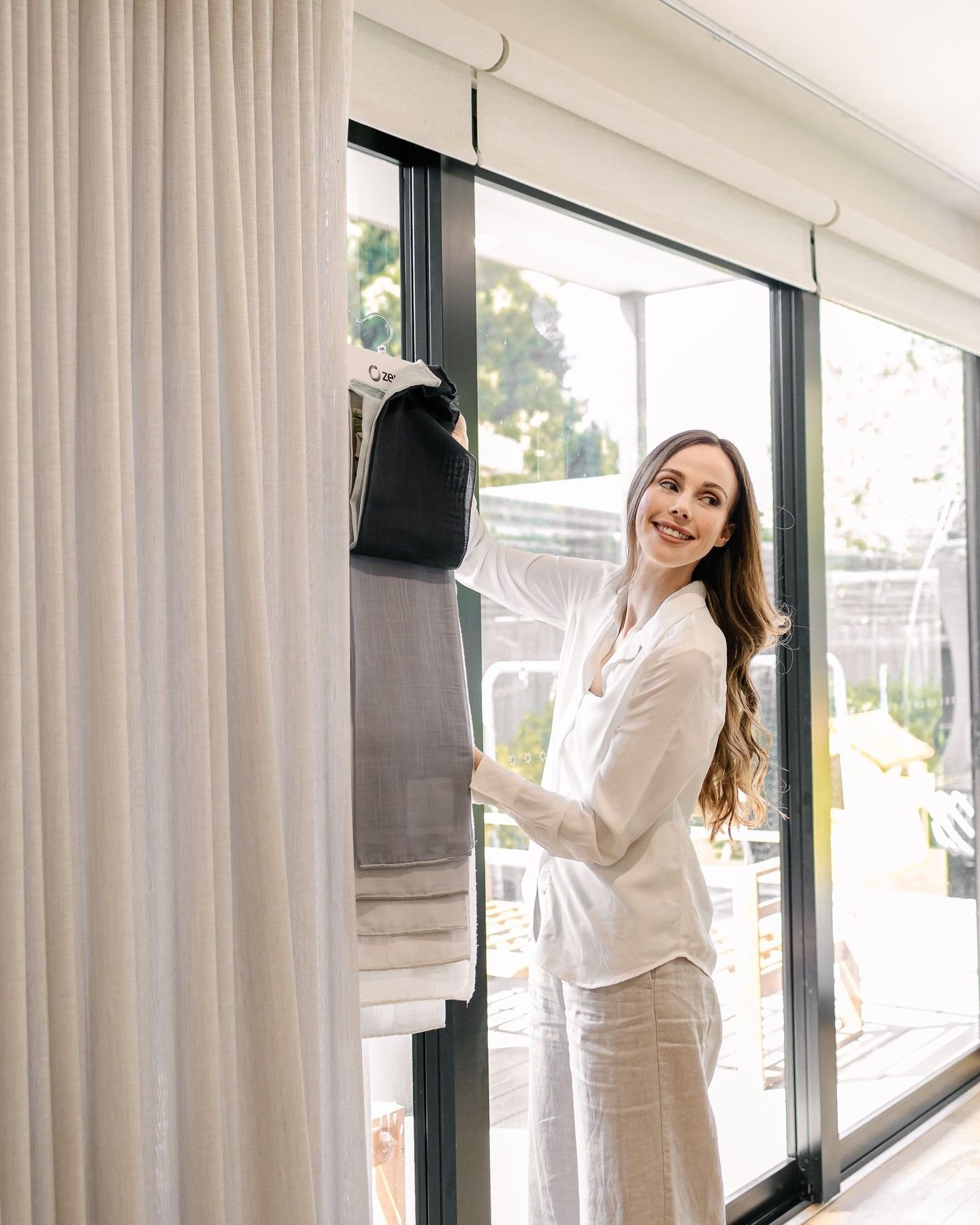 What Types of Window Coverings Do Leading Blinds Suppliers in Dubai Recommend for Every Room?