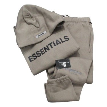 Camiseta Essentials: A Fresh Take on Casual Fashion