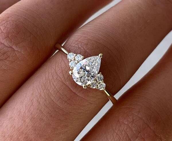 How Pear Shaped Lab Grown Diamond Rings Offer Lasting Beauty