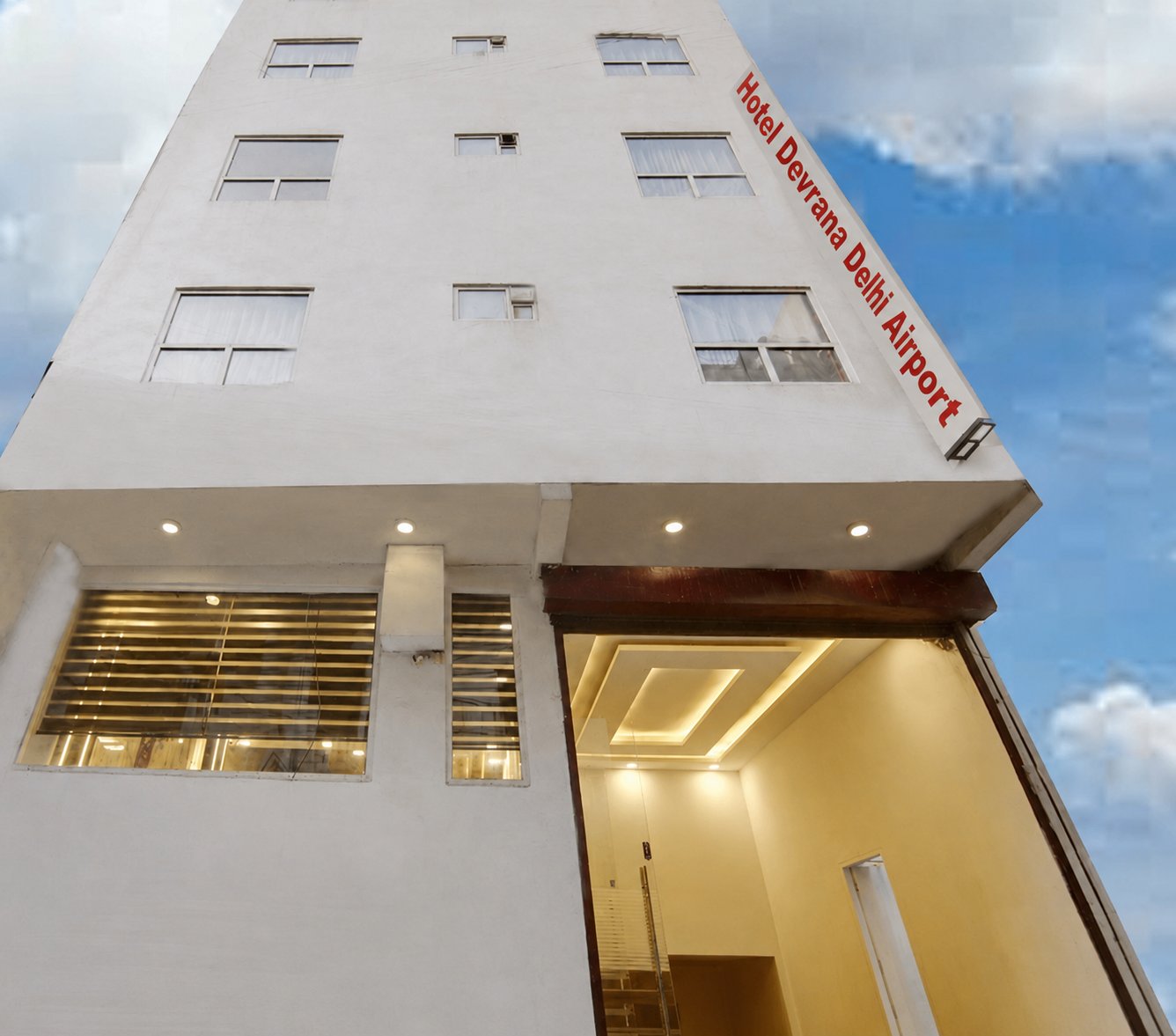 Best Hotel Near IGI Airport for Business and Leisure Travelers