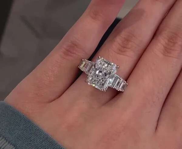 How to Choose the Right Old Mine Cut Lab Diamond Ring