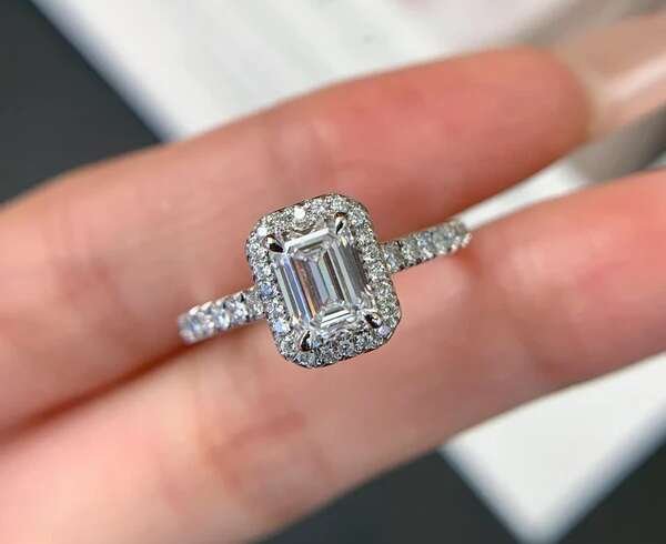 The Ultimate Guide to Pavé Lab-Grown Diamond Rings