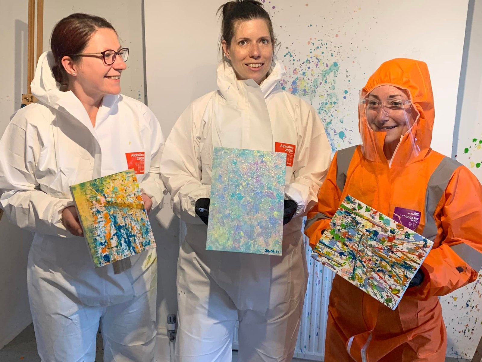 Rage Painting Bath for Friends, Families, and Groups