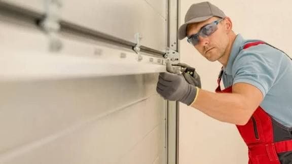 Choosing the Right Solution for a Safe and Reliable Garage Door