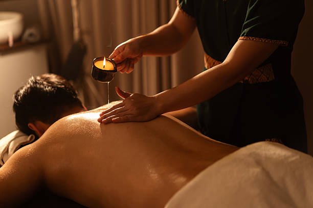 Aromatic Oil Massage: A Guide to Relaxation and Wellbeing