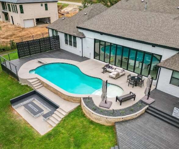 Elegance Outdoor Living for Elegant Outdoor Kitchens and Complete Backyard Renovations