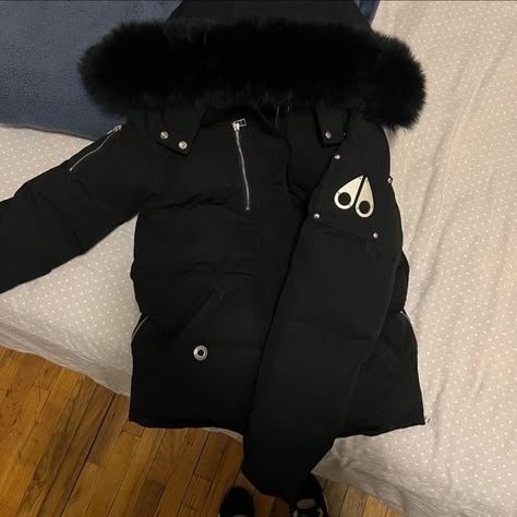 Modern American Clothing: Everyday Fashion, Comfortable Hoodies, and Seasonal Trends